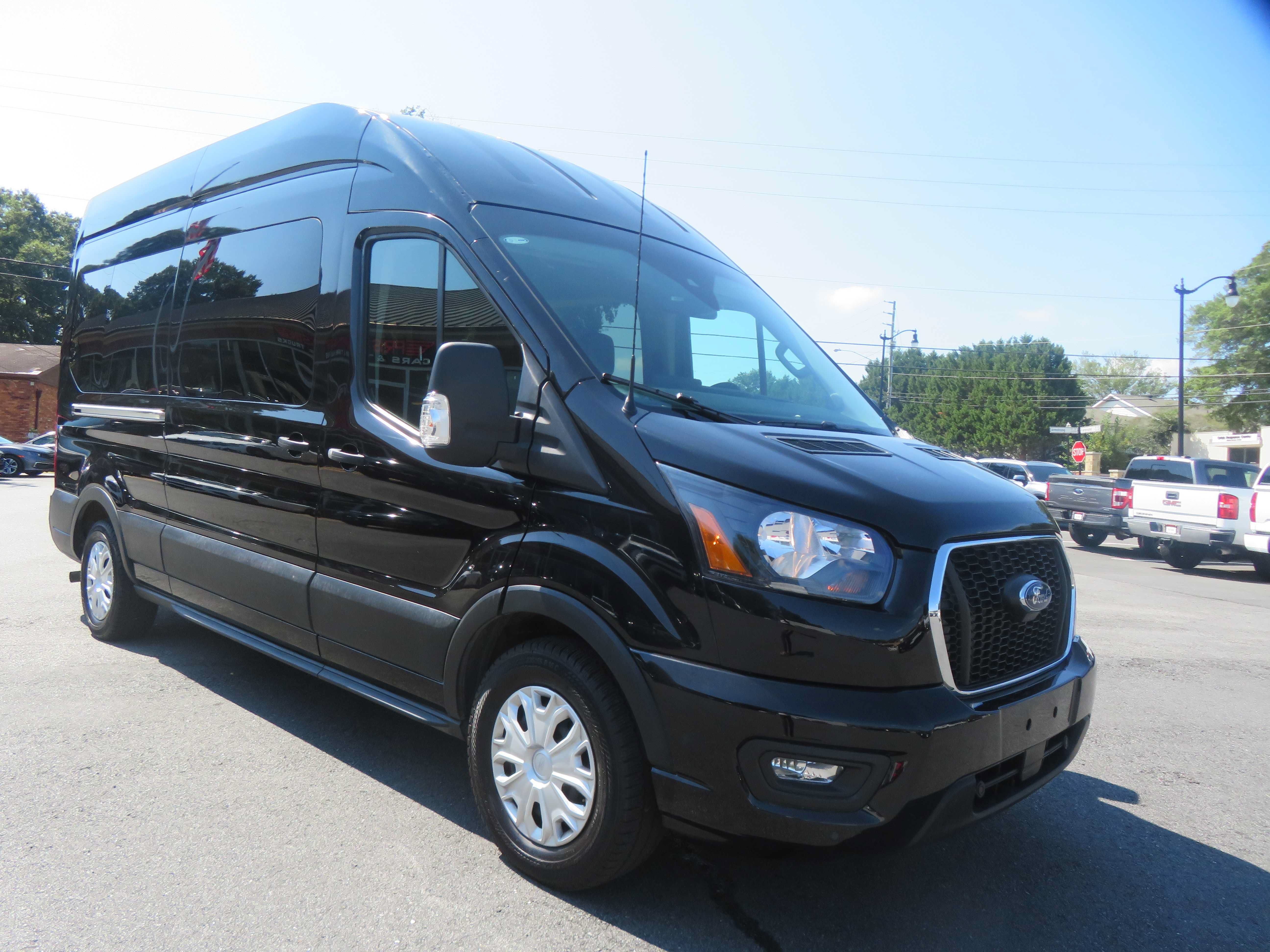 Used 2025 Ford Transit 350 XLT RWD image 61