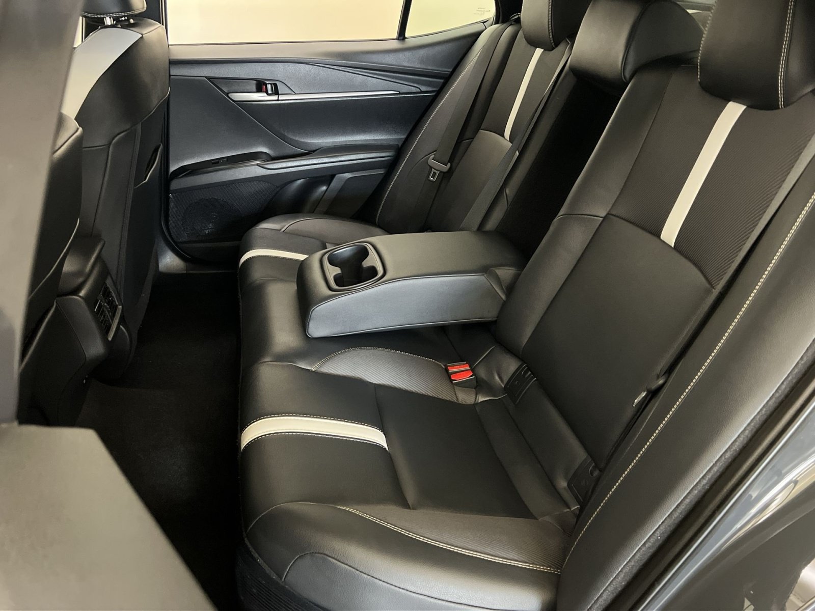 Used 2025 Toyota Camry SE FWD image 24