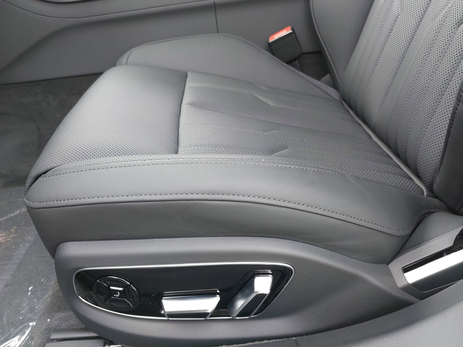 New 2026 Audi A8 L 3.0T AWD/4WD image 32