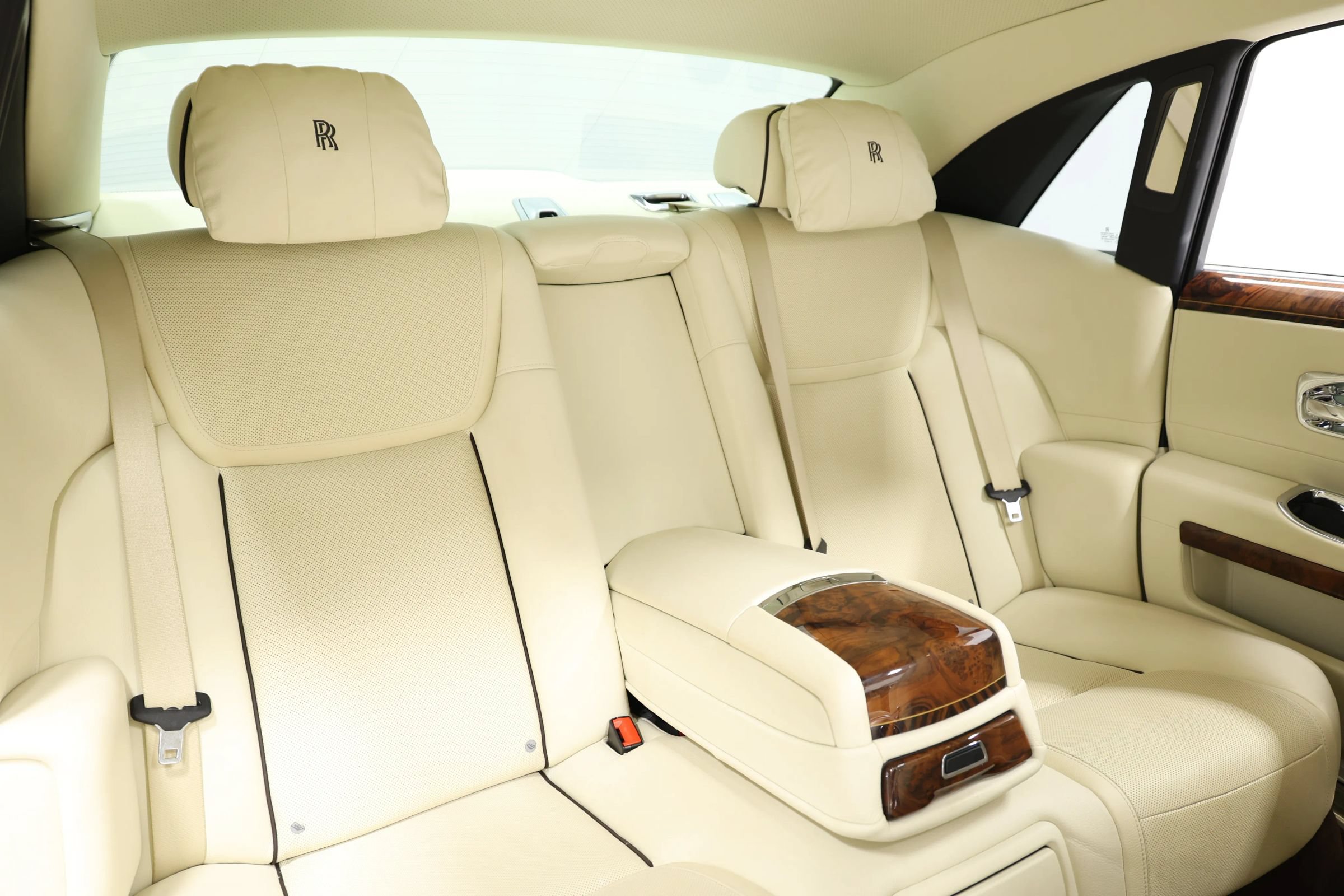Used 2016 Rolls-Royce Ghost RWD image 87