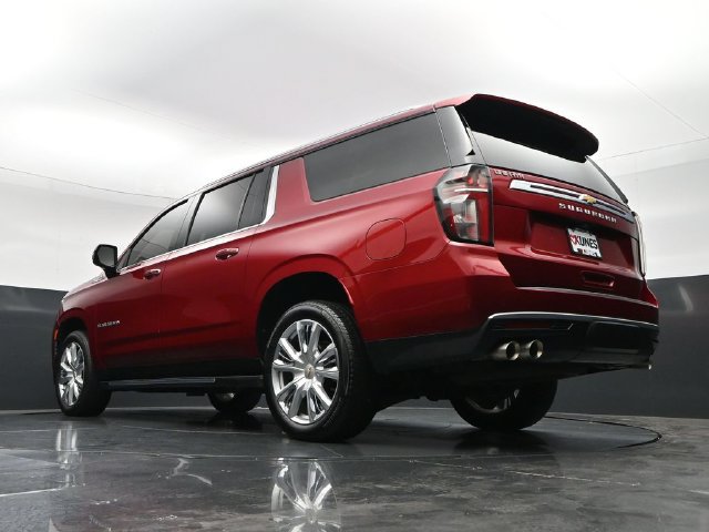 Used 2022 Chevrolet Suburban High Country AWD/4WD image 47