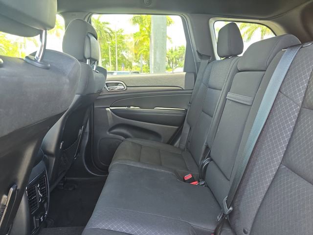 Used 2018 Jeep Grand Cherokee Laredo image 12