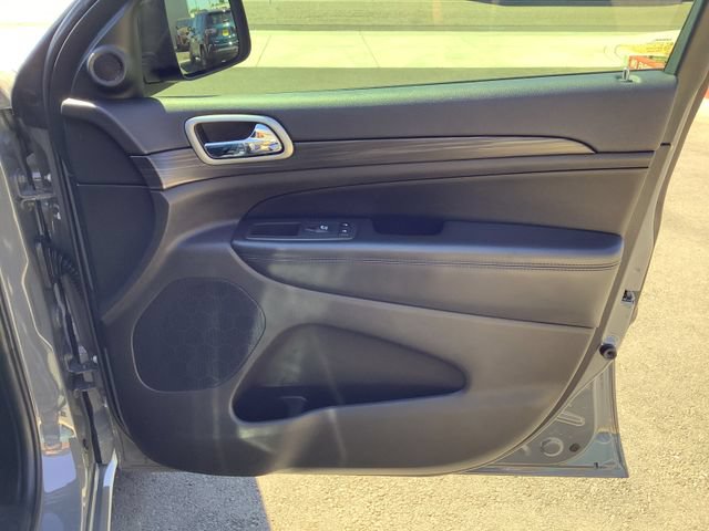 Used 2019 Jeep Grand Cherokee Altitude AWD/4WD image 39