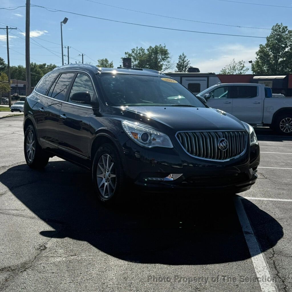 Used 2017 Buick Enclave Convenience FWD image 2