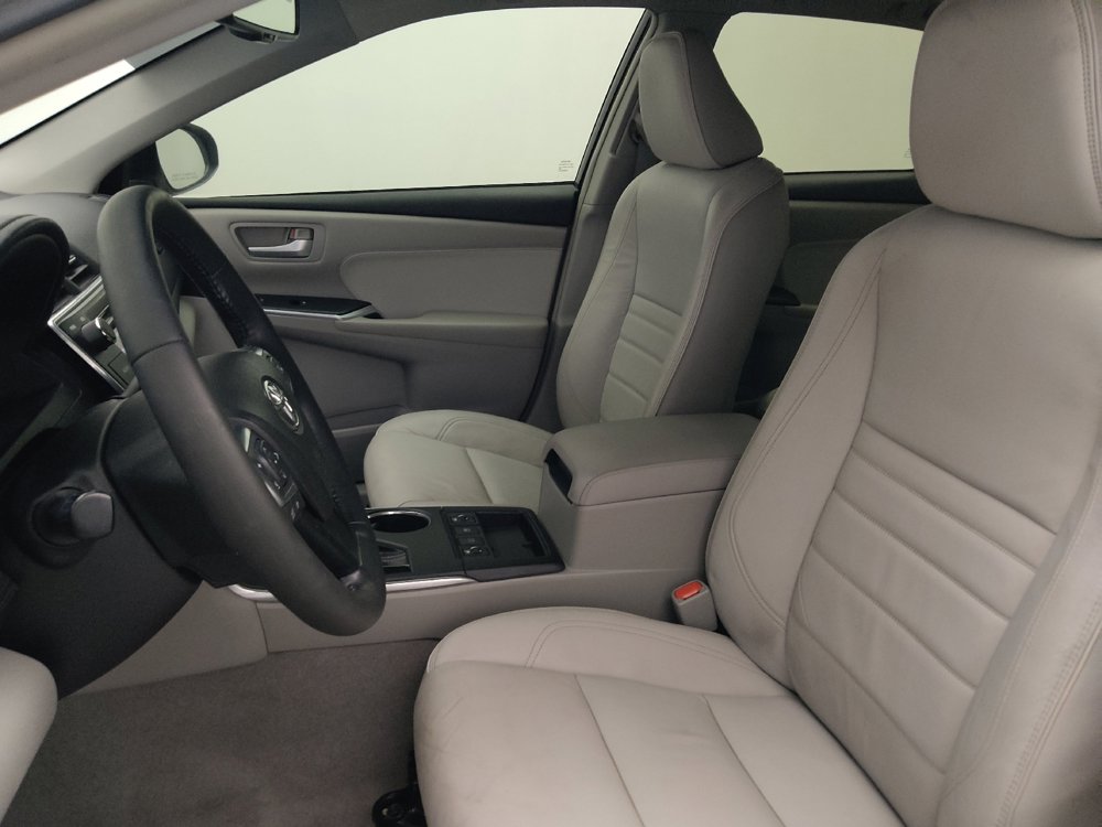 Used 2015 Toyota Camry XLE w/ Moonroof Package FWD image 17