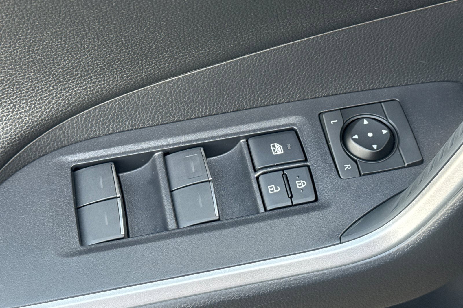 Certified 2025 Toyota RAV4 XSE image 18