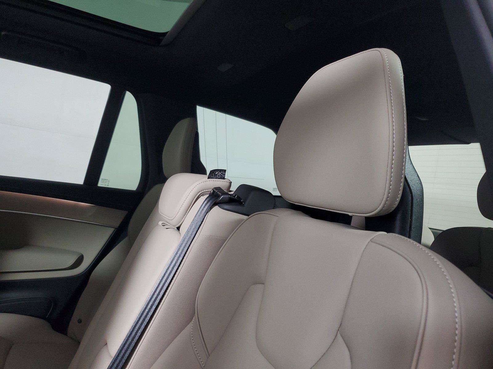 Certified 2026 Volvo XC90 B6 Plus w/ Protection Package Premier AWD/4WD image 13
