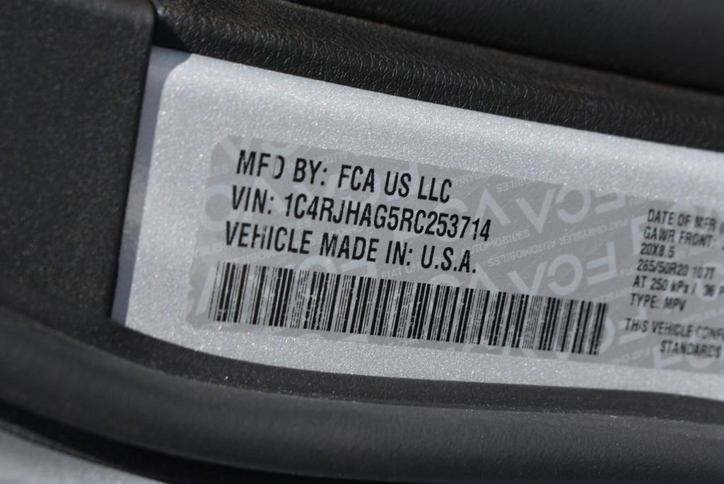 Used 2024 Jeep Grand Cherokee Altitude image 36