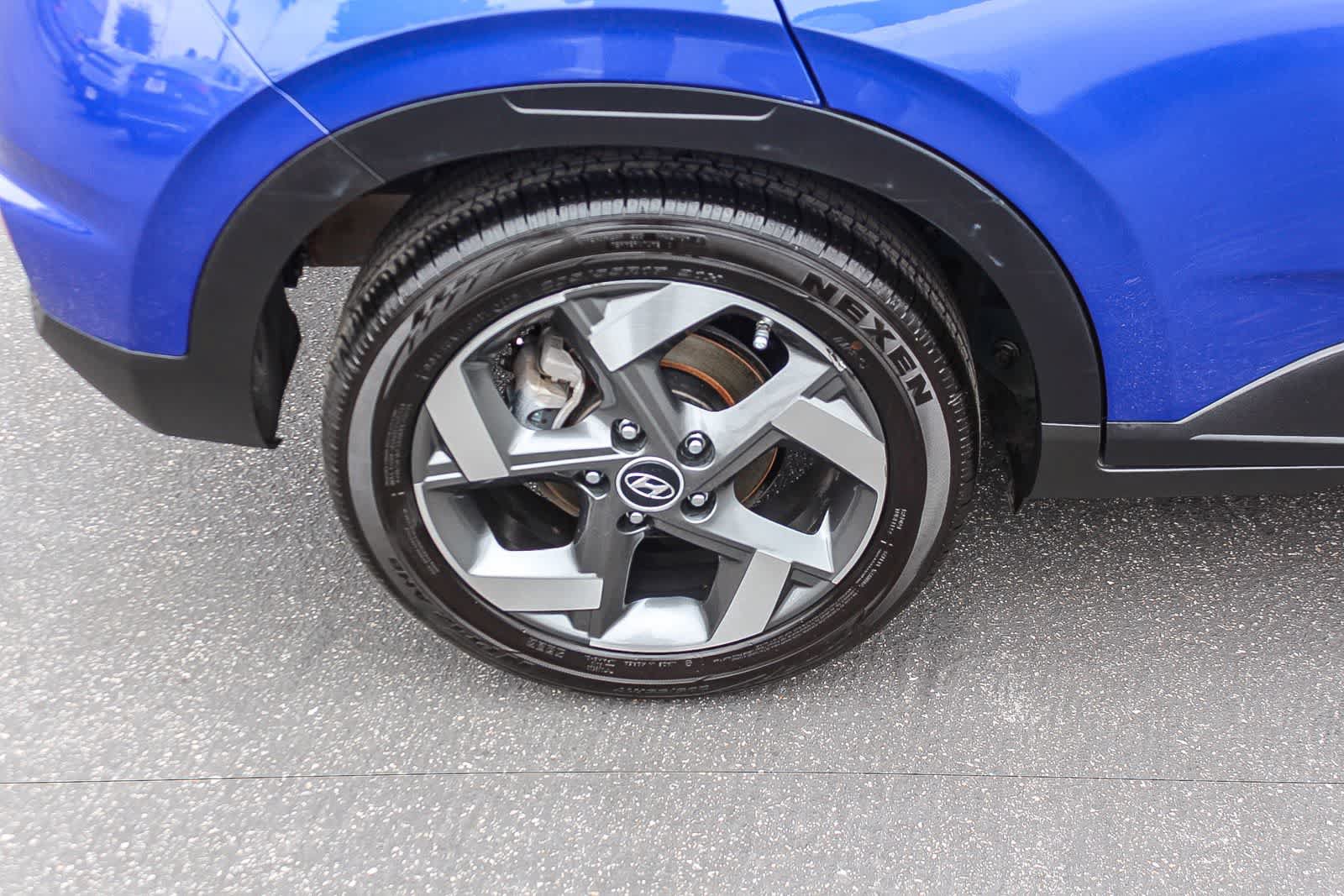 Certified 2024 Hyundai Venue SEL FWD image 11