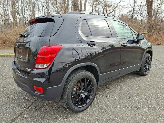 Used 2022 Chevrolet Trax LT w/ Midnight Edition image 6