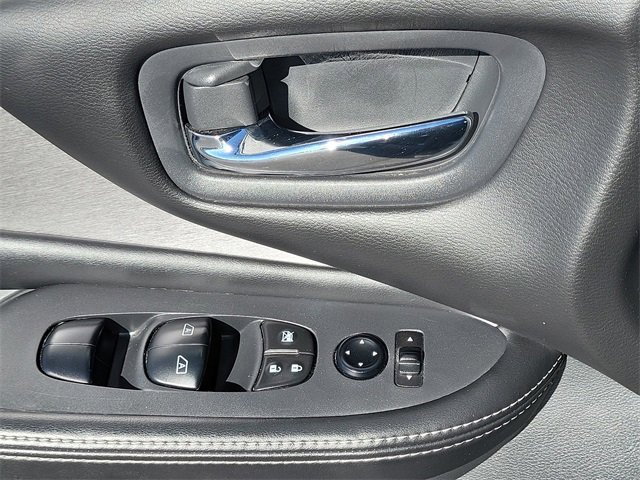 Used 2023 Nissan Murano SV image 19