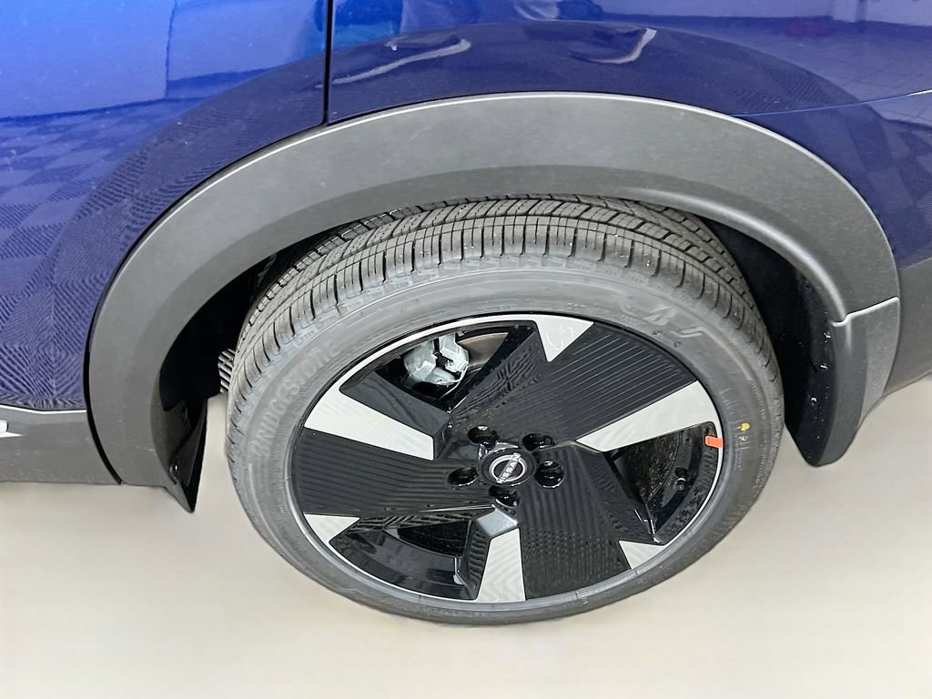 New 2026 Nissan Kicks SR AWD/4WD image 24