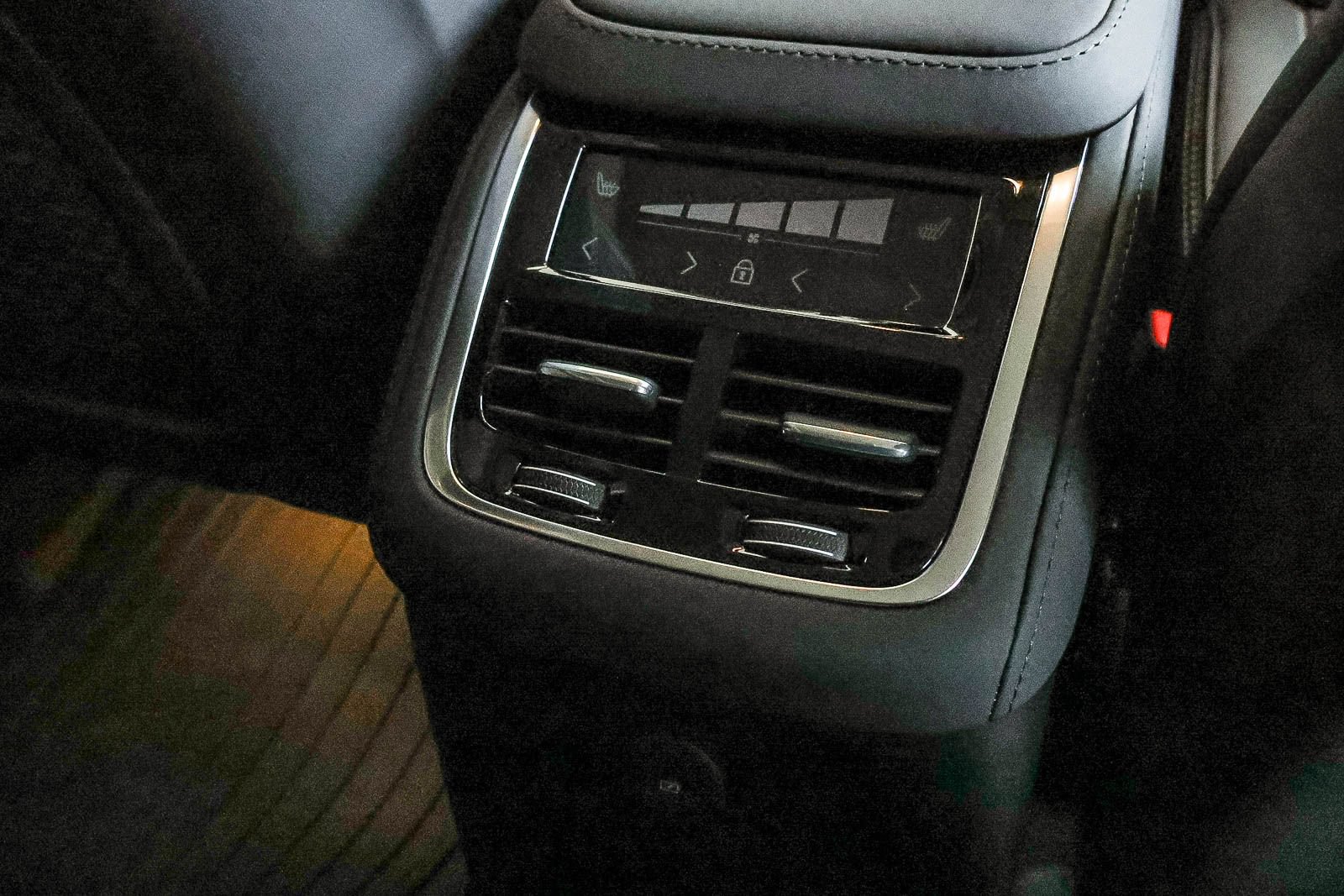 New 2026 Volvo XC90 T8 Ultra w/ Lounge Package AWD/4WD image 15