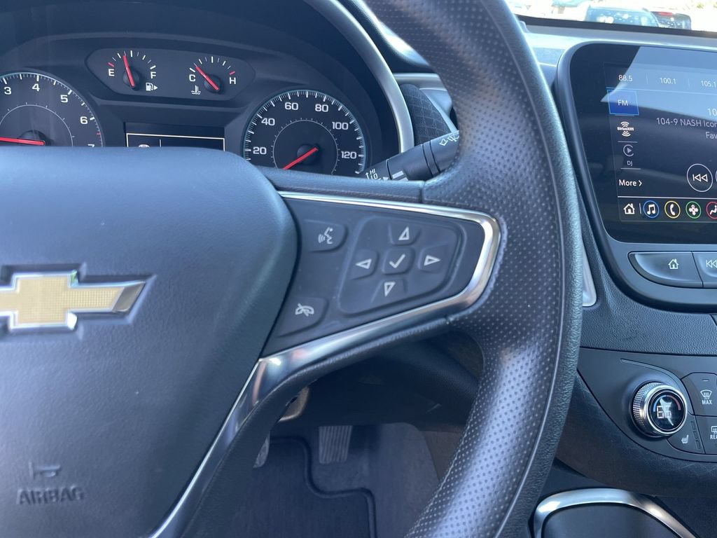 Used 2023 Chevrolet Malibu LT FWD image 17
