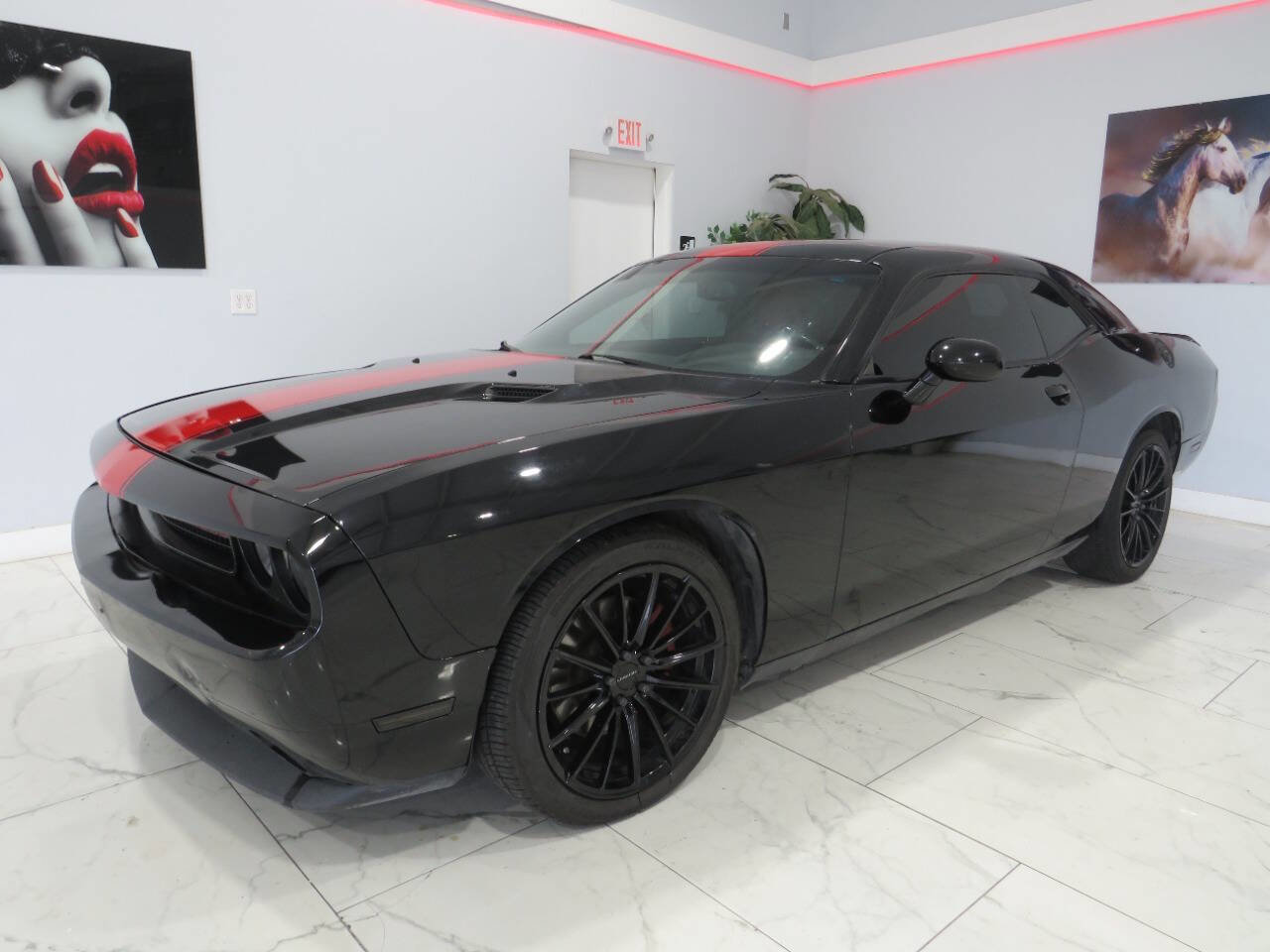 Used 2013 Dodge Challenger SXT RWD image 7