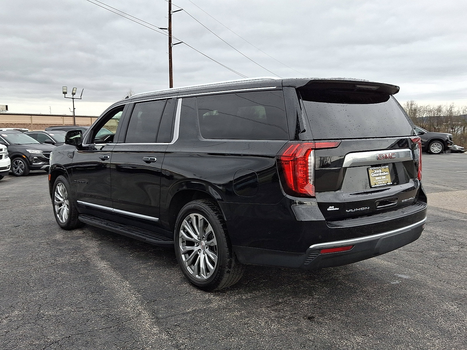 Used 2023 GMC Yukon XL Denali w/ Advanced Technology Package image 6