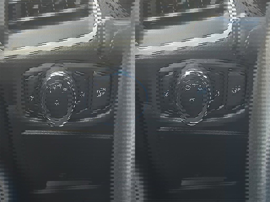 Used 2023 Ford Edge SEL image 24