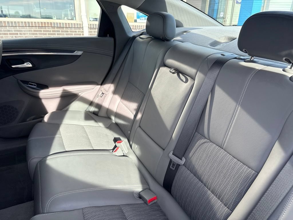 Used 2018 Chevrolet Impala LT FWD image 36