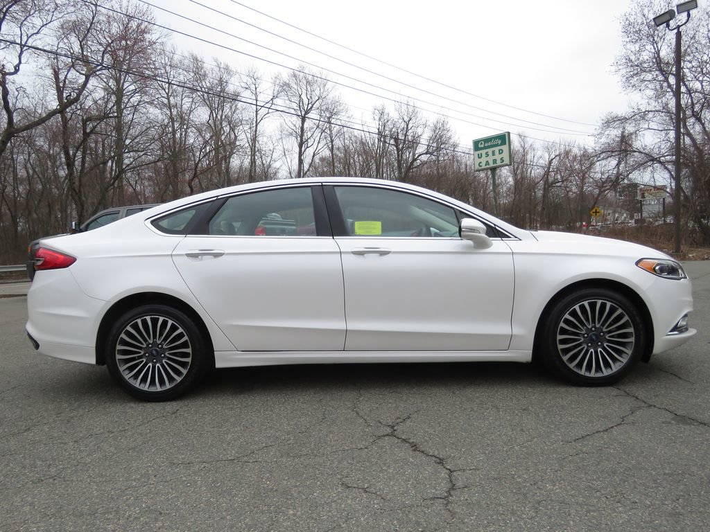 Used 2017 Ford Fusion SE image 4