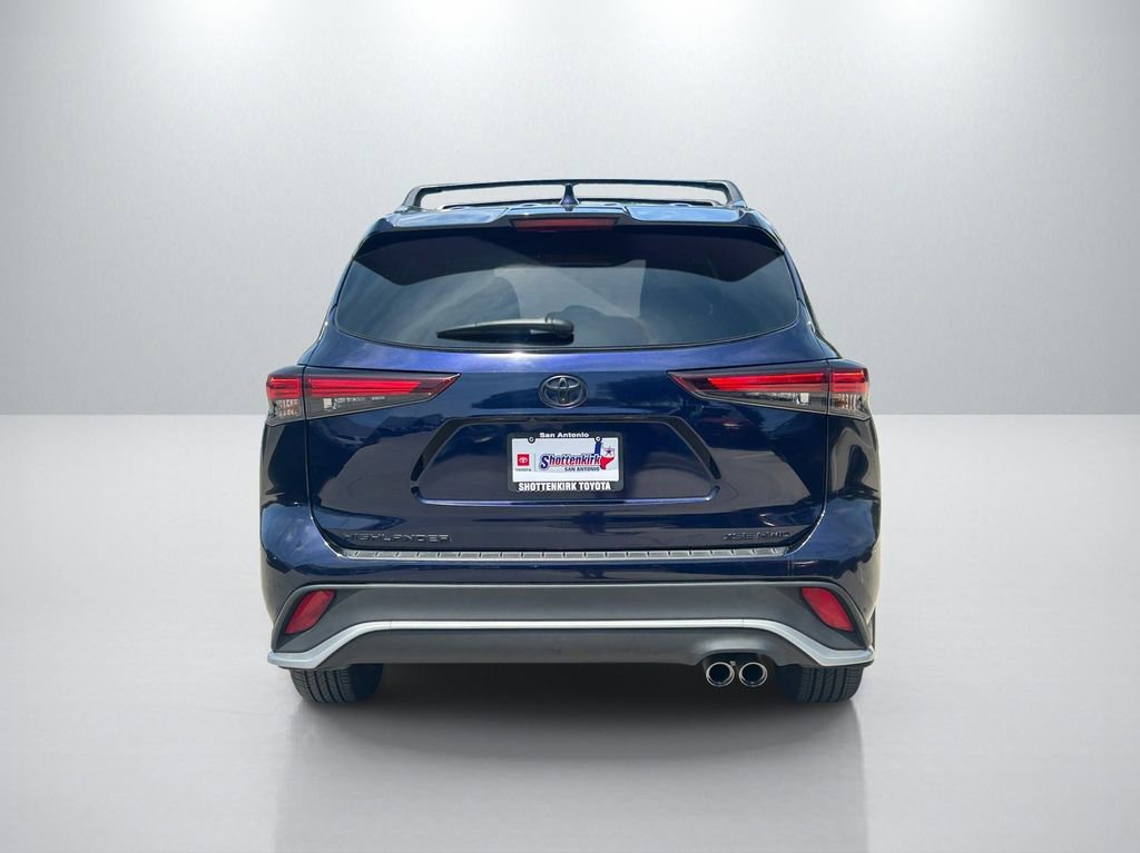 Used 2025 Toyota Highlander XSE AWD/4WD image 6