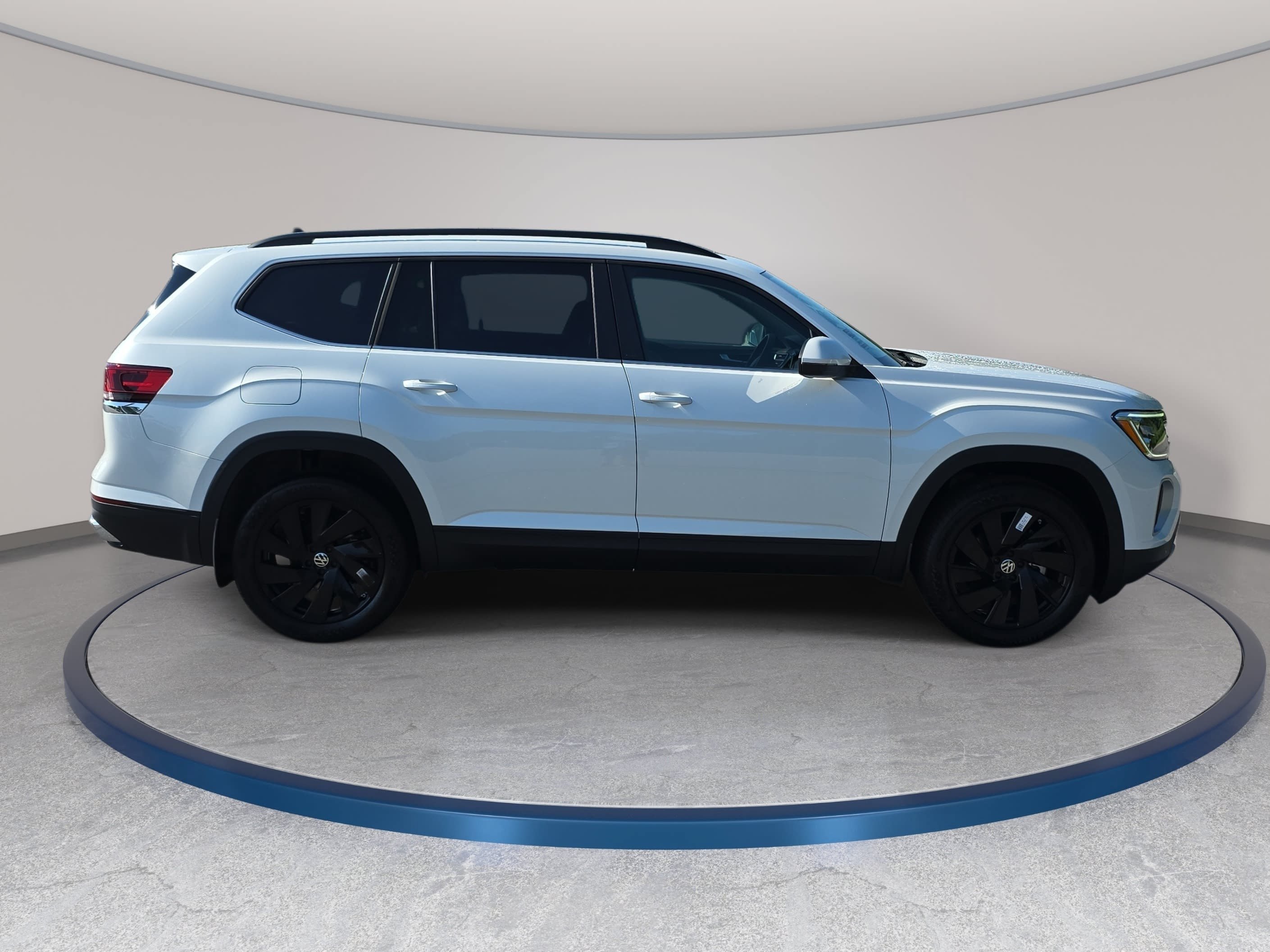 New 2026 Volkswagen Atlas SE FWD image 4