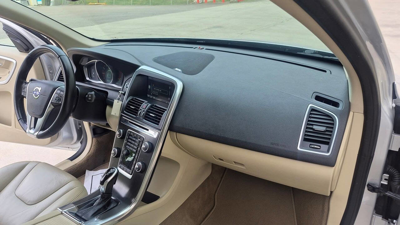 Used 2015 Volvo XC60 T5 Platinum FWD image 58