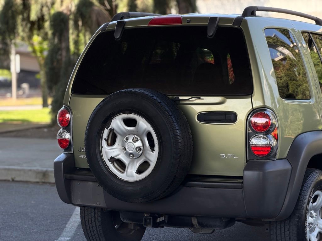 Used 2003 Jeep Liberty Sport AWD/4WD image 13
