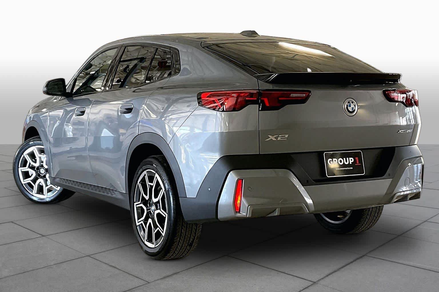 Used 2026 BMW X2 xDrive28i AWD/4WD image 11