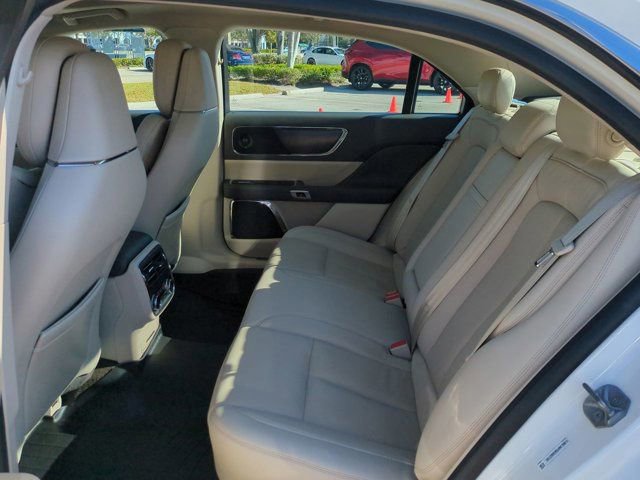 Used 2019 Lincoln Continental Reserve image 12
