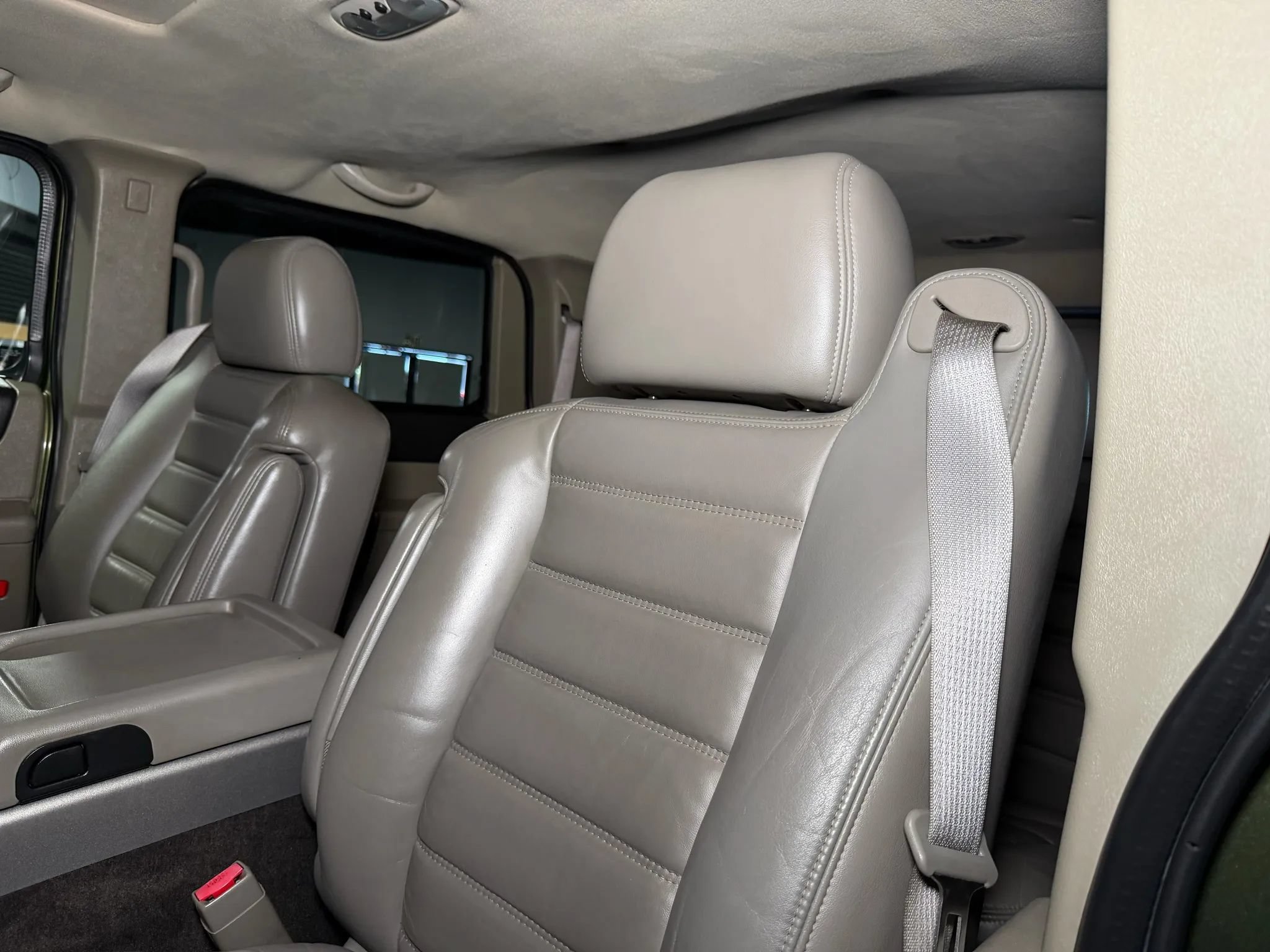 Used 2004 HUMMER H2 w/ Preferred Equipment Group AWD/4WD image 20