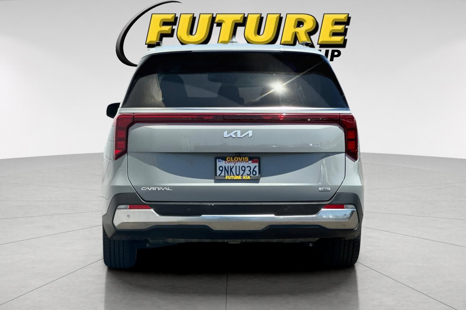Certified 2025 Kia Carnival SX FWD image 5