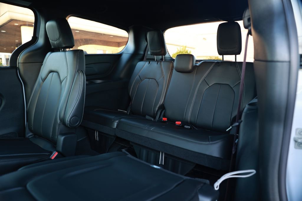New 2026 Chrysler Pacifica Select image 27