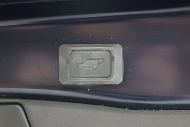 Used 2022 Toyota RAV4 XLE Premium AWD/4WD image 35