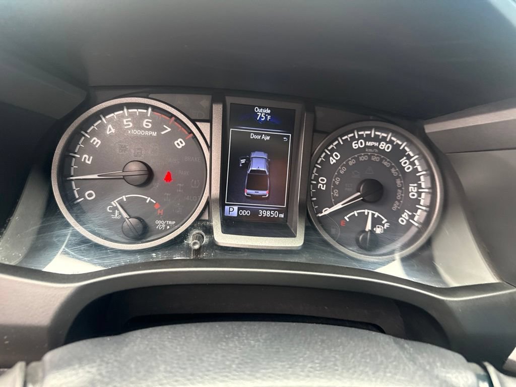 Used 2019 Toyota Tacoma TRD Sport w/ TRD Premium Sport Package AWD/4WD image 26