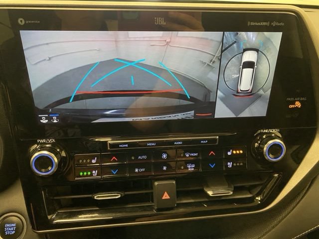 Used 2021 Toyota Highlander Limited AWD/4WD image 6