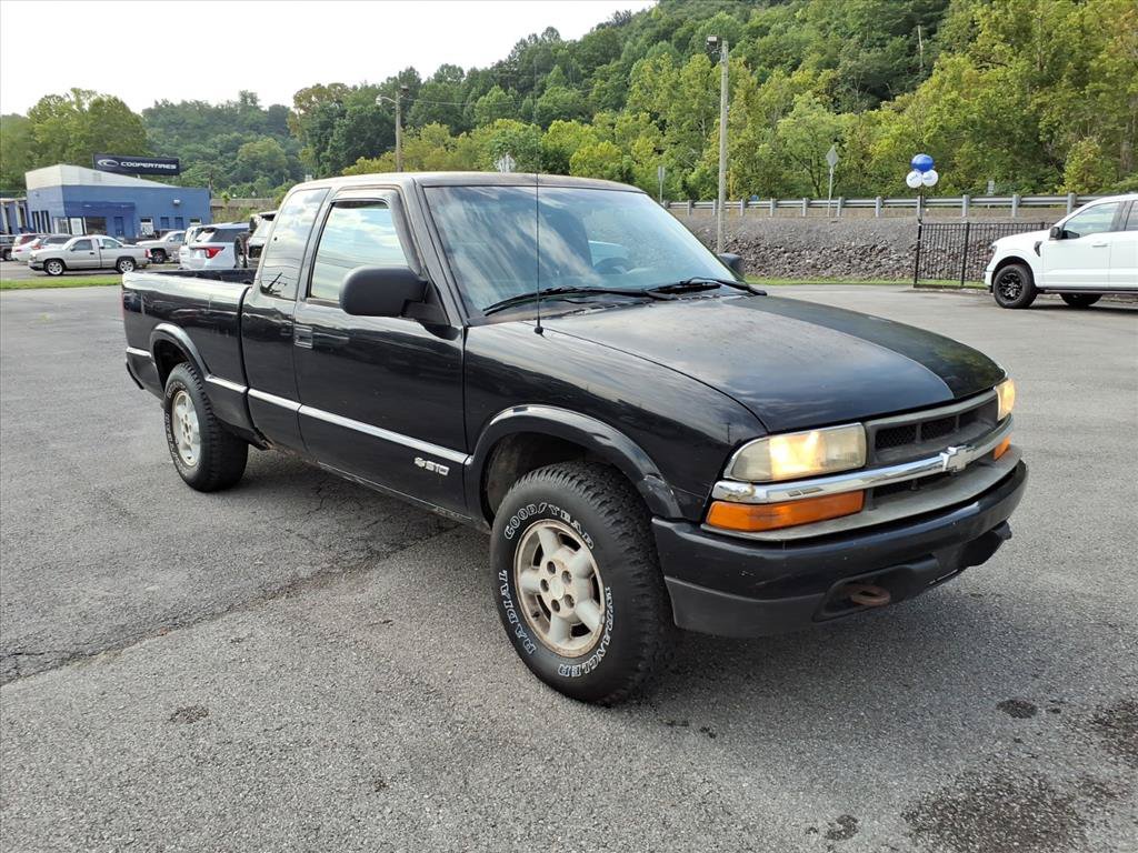 Used 2002 Chevrolet S10 Pickup LS w/ LS Preferred Equipment Group AWD/4WD image 15