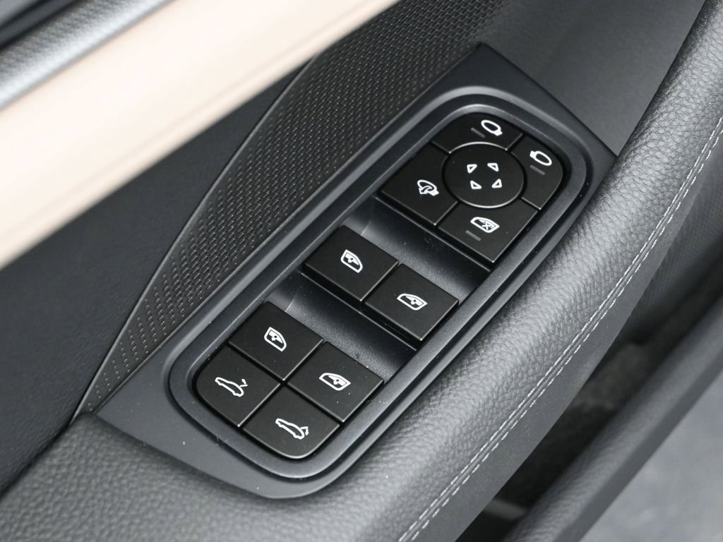 New 2026 Porsche Panamera RWD image 9