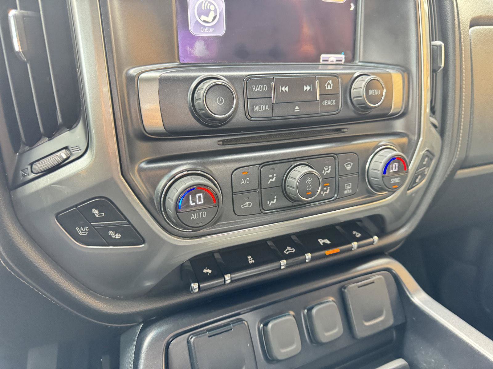 Used 2015 Chevrolet Silverado 2500 LTZ AWD/4WD image 21