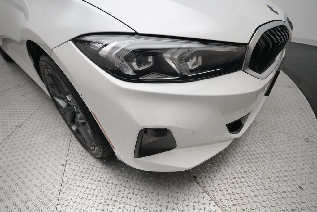 Used 2025 BMW 330i xDrive Sedan AWD/4WD image 23