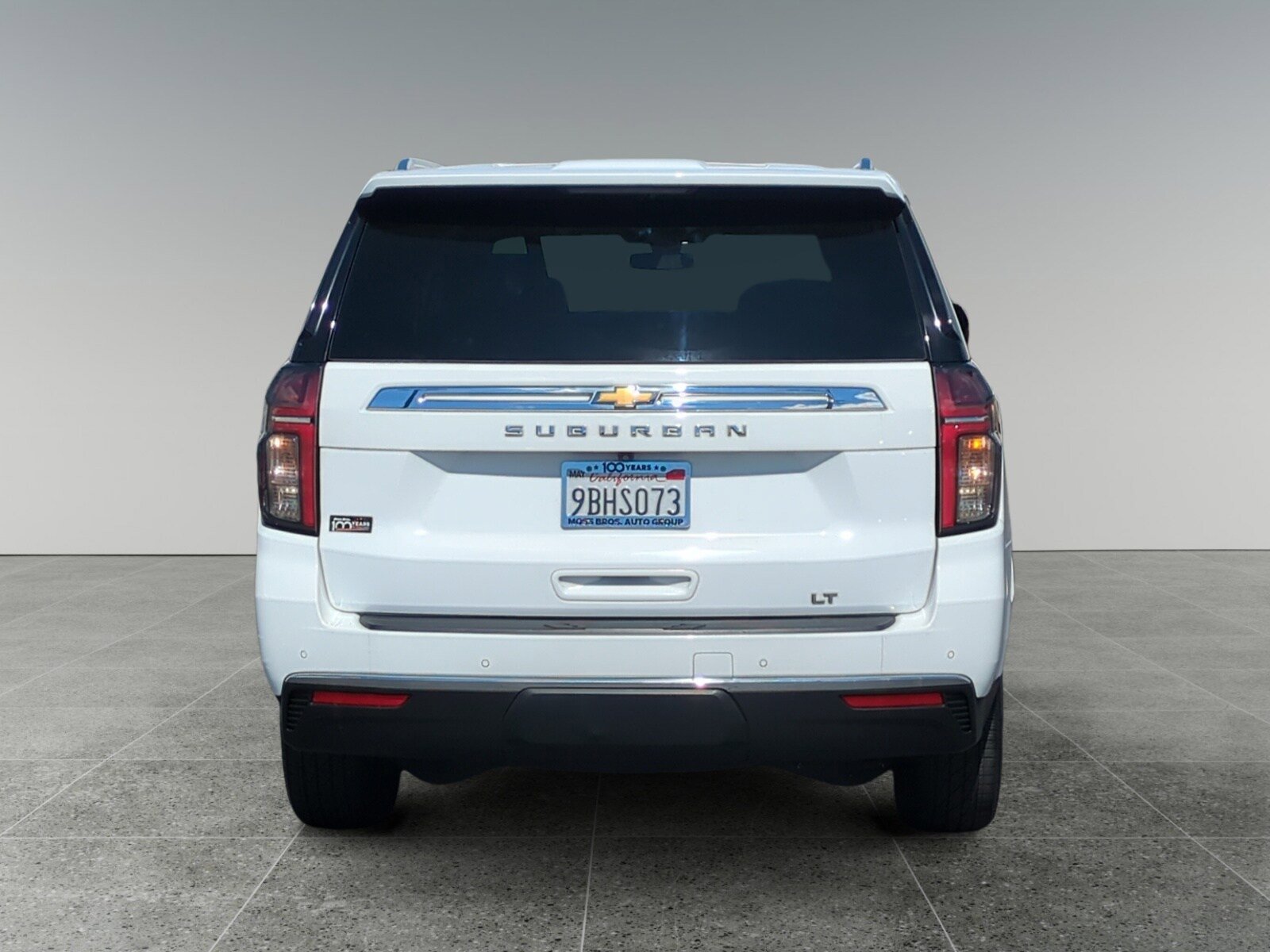 Used 2022 Chevrolet Suburban LT w/ Luxury Package AWD/4WD image 4