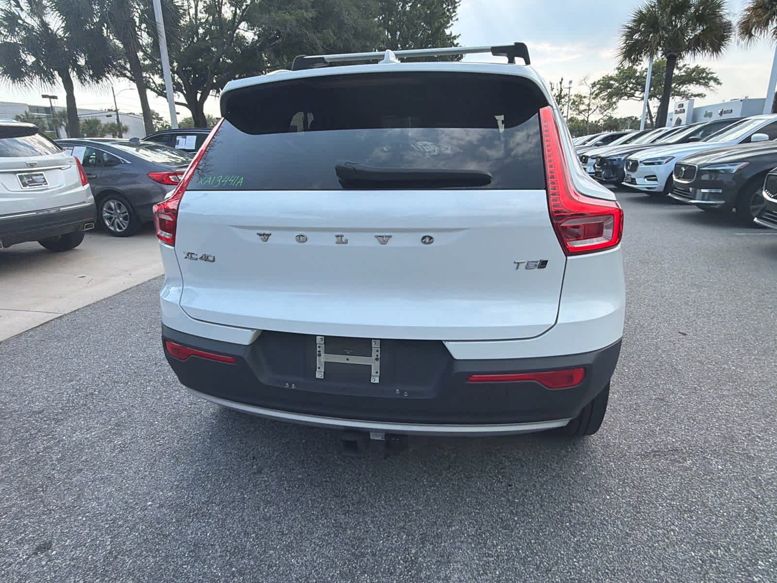 Used 2020 Volvo XC40 T5 Momentum w/ Protection Package Premier AWD/4WD image 14