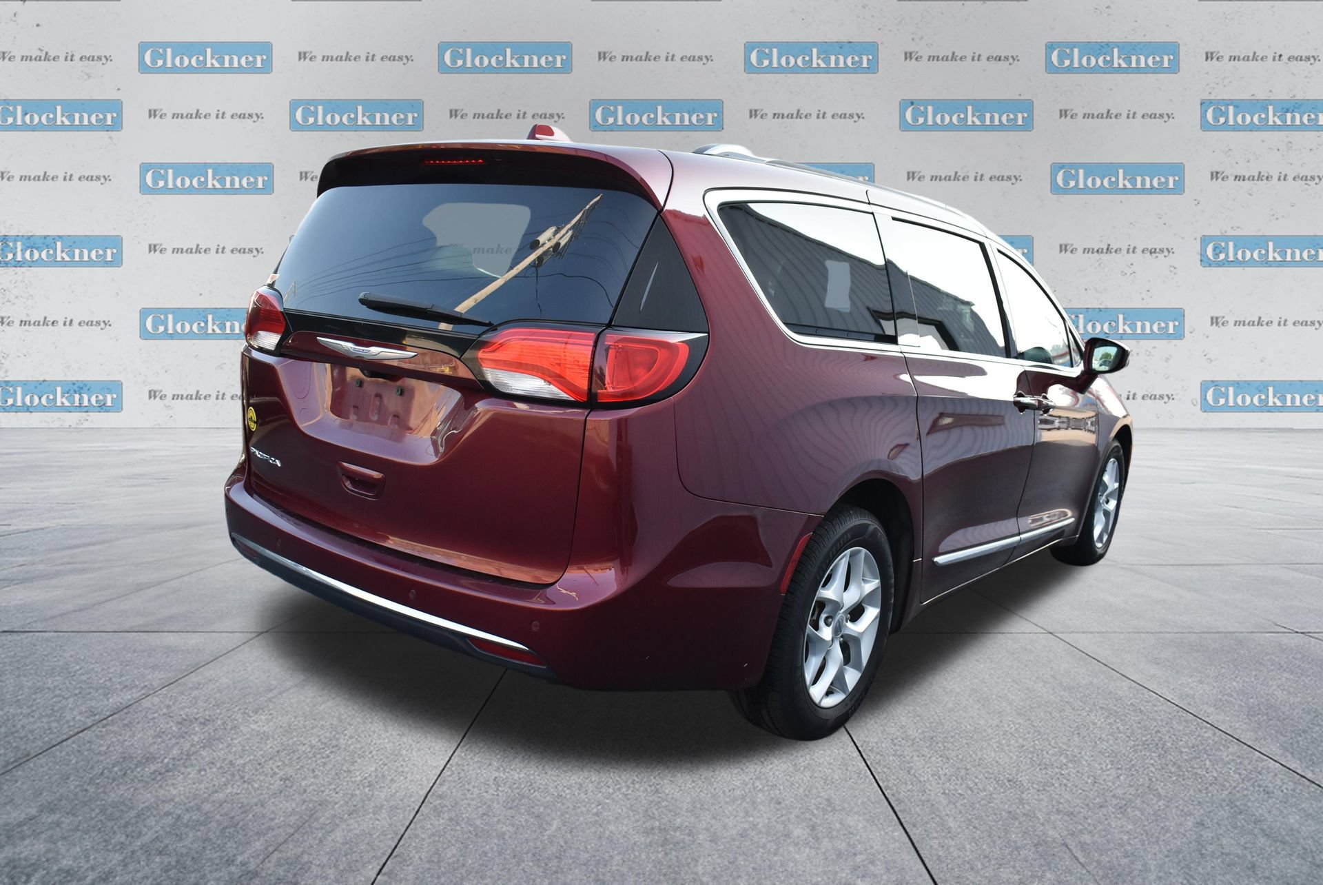 Used 2017 Chrysler Pacifica Touring-L Plus w/ Tire & Wheel Group FWD image 4