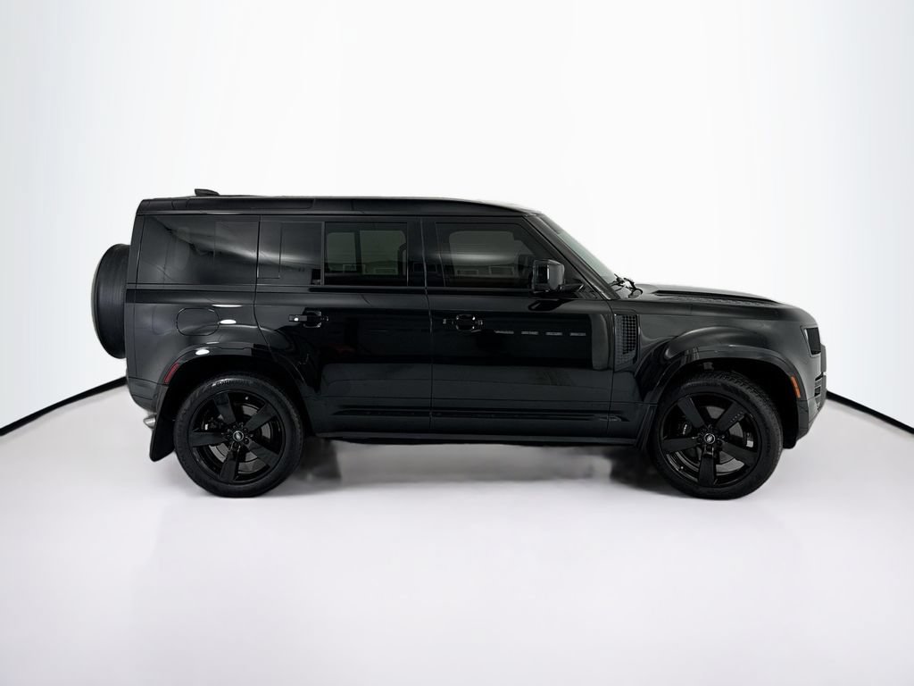 Certified 2023 Land Rover Defender 110 V8 AWD/4WD image 4
