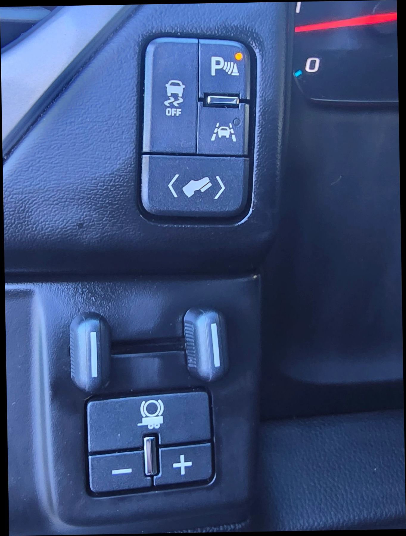 Used 2016 Chevrolet Tahoe LTZ image 24