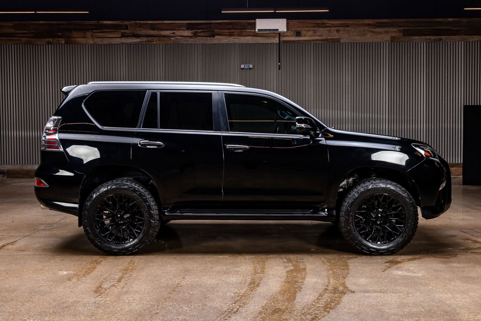 Used 2020 Lexus GX 460 Premium w/ Premium Package AWD/4WD image 11