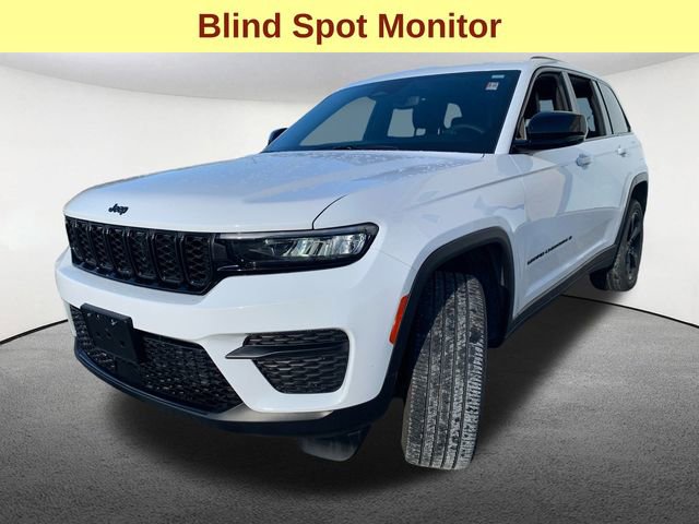 Used 2023 Jeep Grand Cherokee Altitude image 5