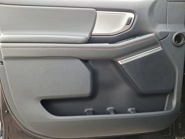 Used 2025 Ford Expedition Active image 12