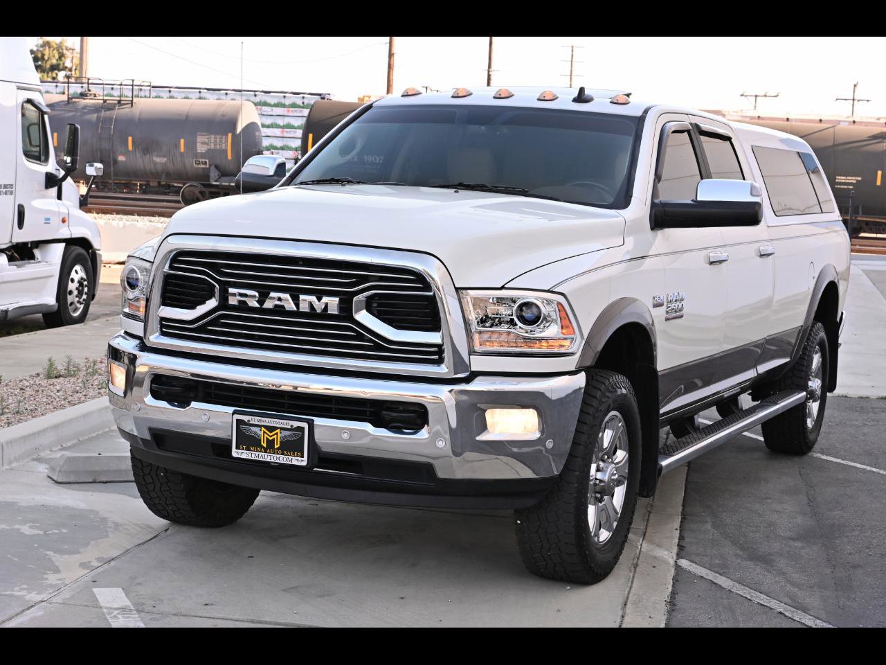 Used 2018 RAM 2500 Laramie w/ Convenience Group AWD/4WD image 1