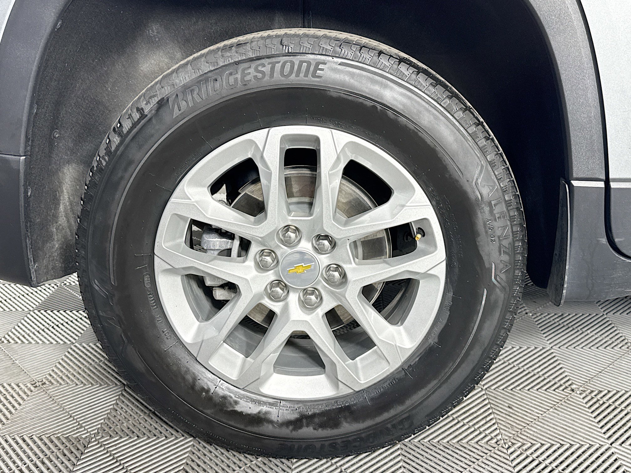 Used 2024 Chevrolet Traverse LS w/ Safety Package image 32