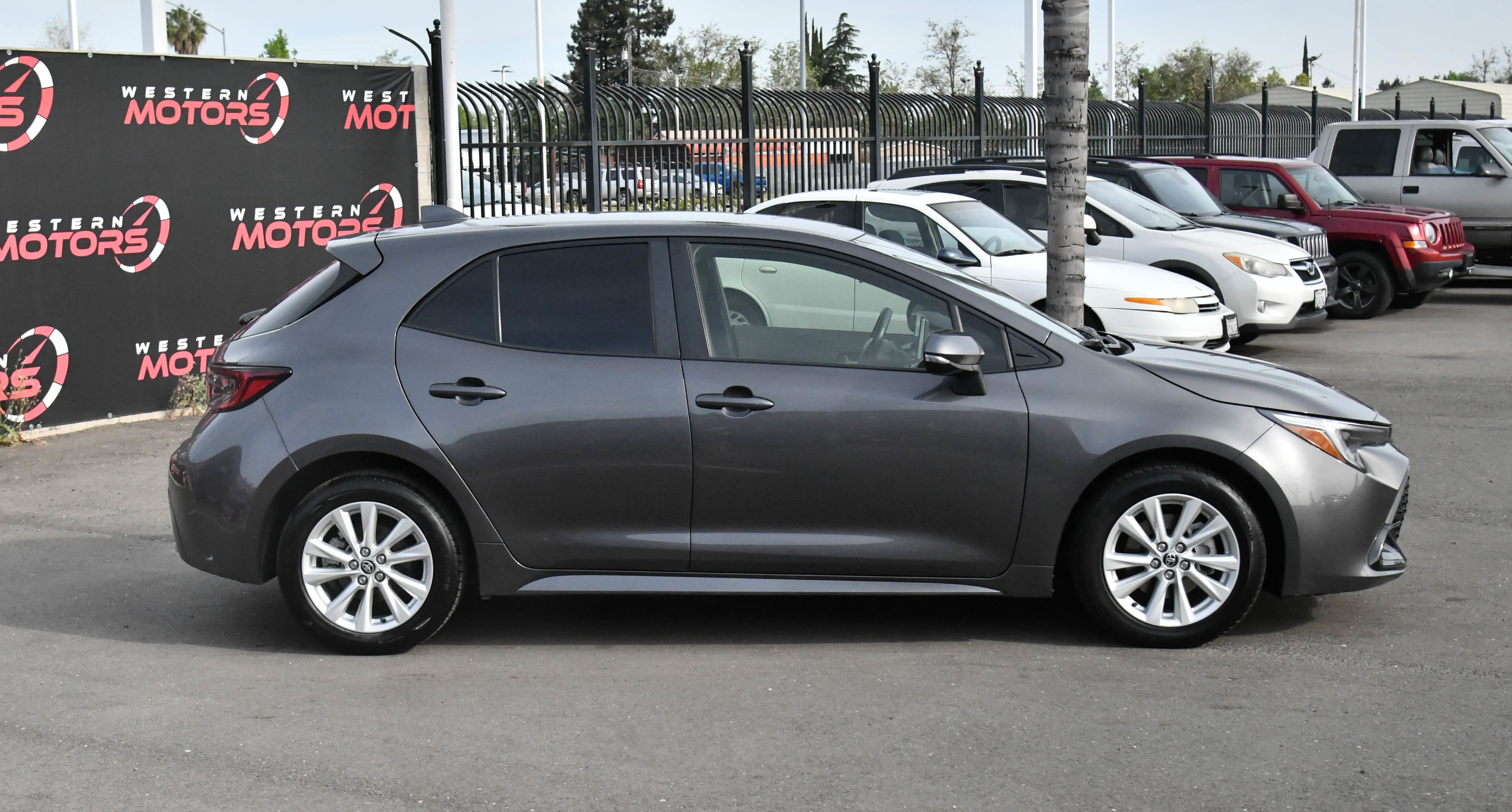 Used 2024 Toyota Corolla SE w/ SE Package FWD image 9